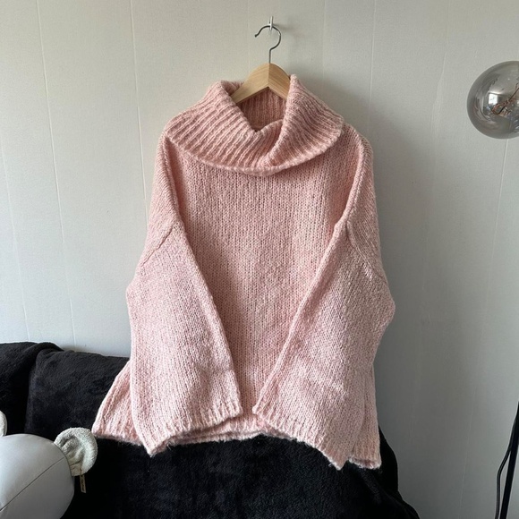 Pink cozy oversized knit sweater - Picture 1 of 5